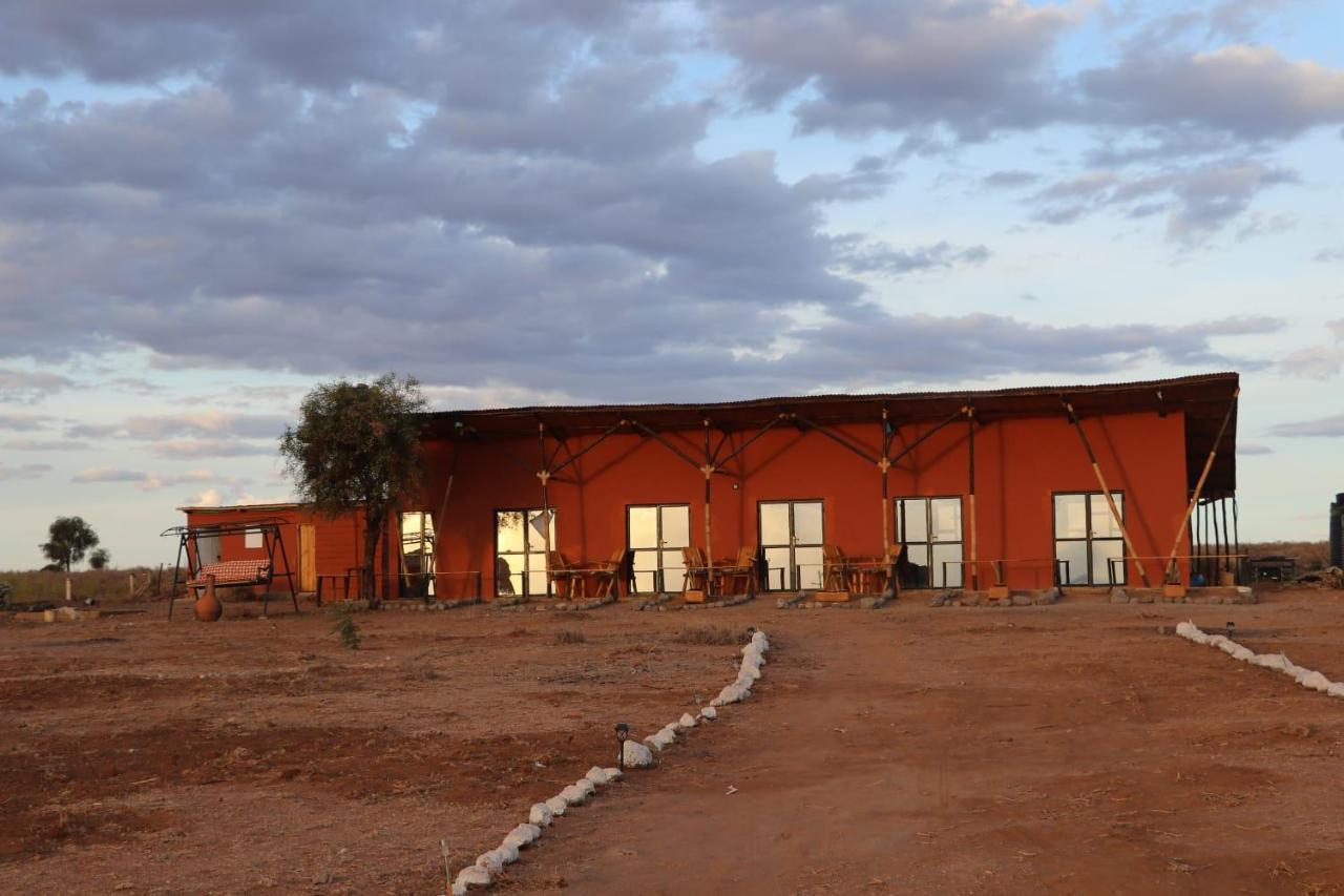 Amboseli Redhouseアパートメント エクステリア 写真